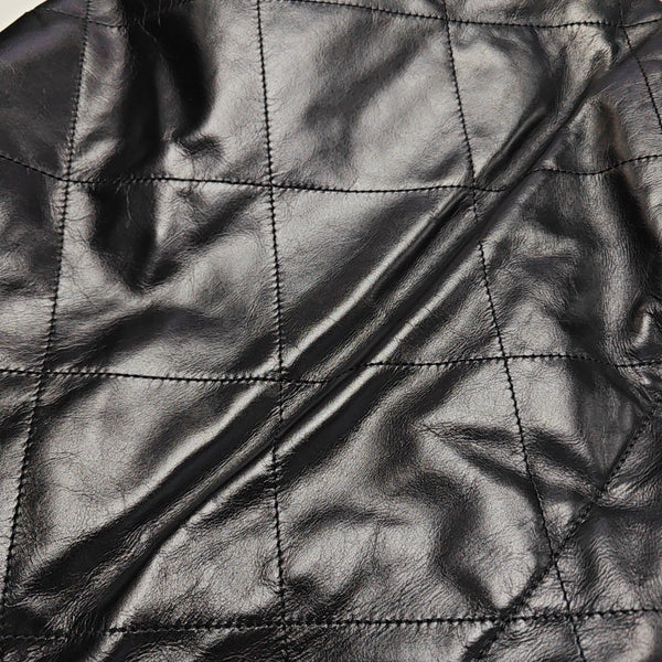 CHANEL 22 Small Quilted Calfskin Black