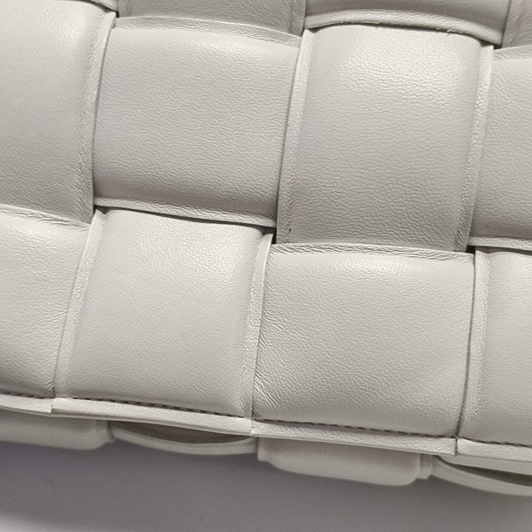 Cassette Medium Lambskin White