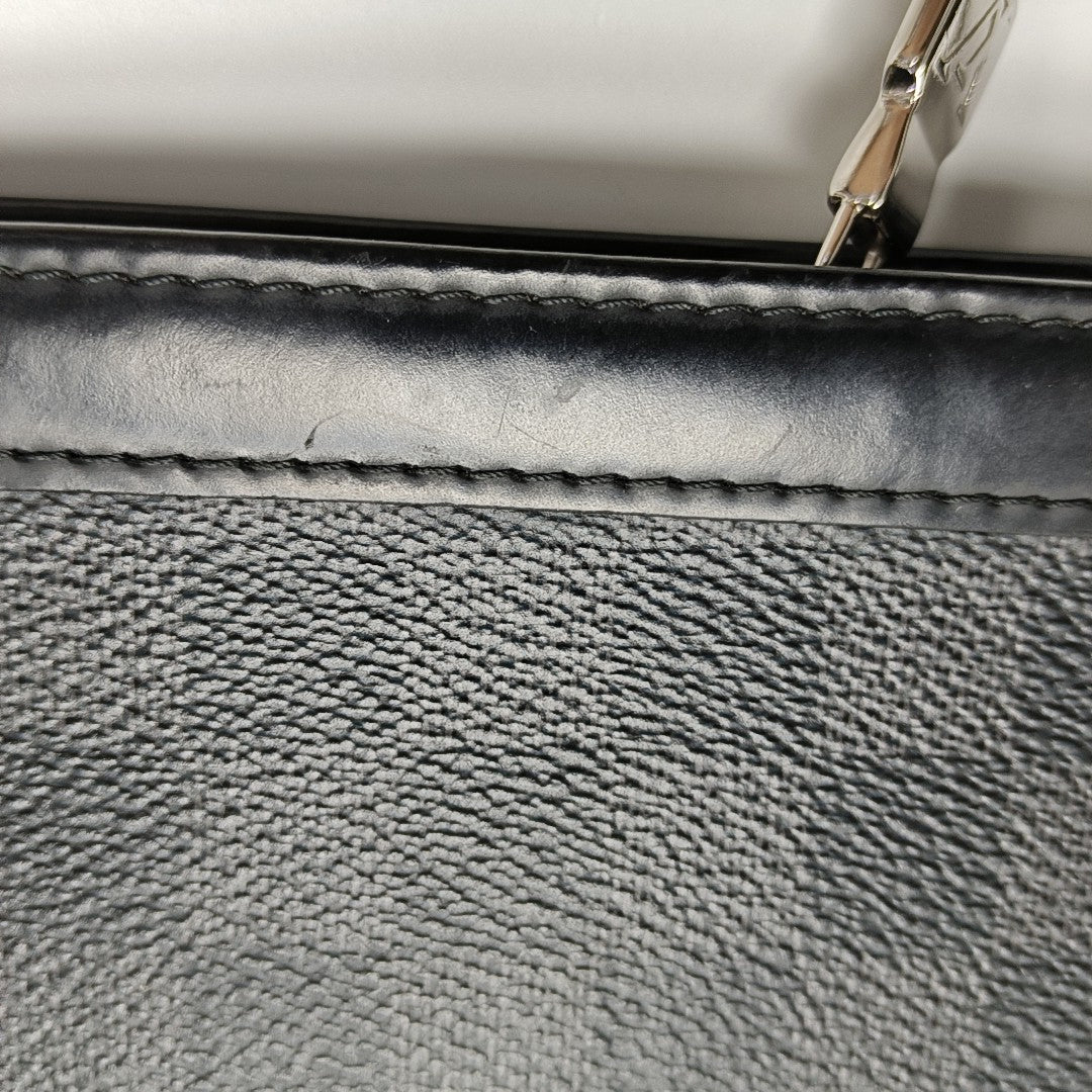 Pochette Voyag MM Damier Graphite Coated Canvas Gray