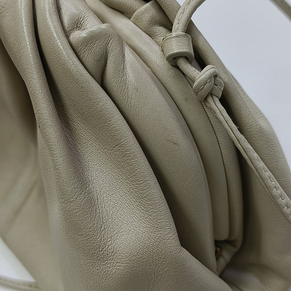 The Pouch Mini Calfskin Beige