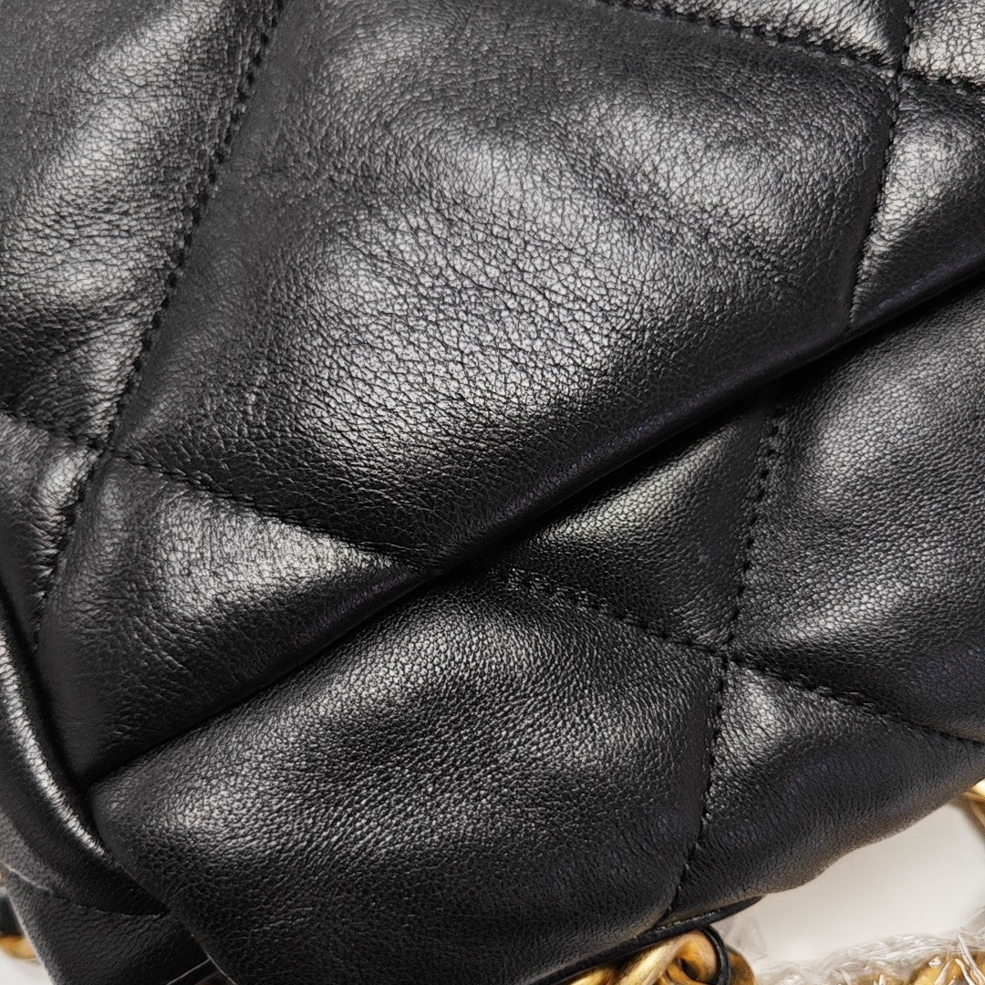 CHANEL 19 Small Quilted Lambskin Black