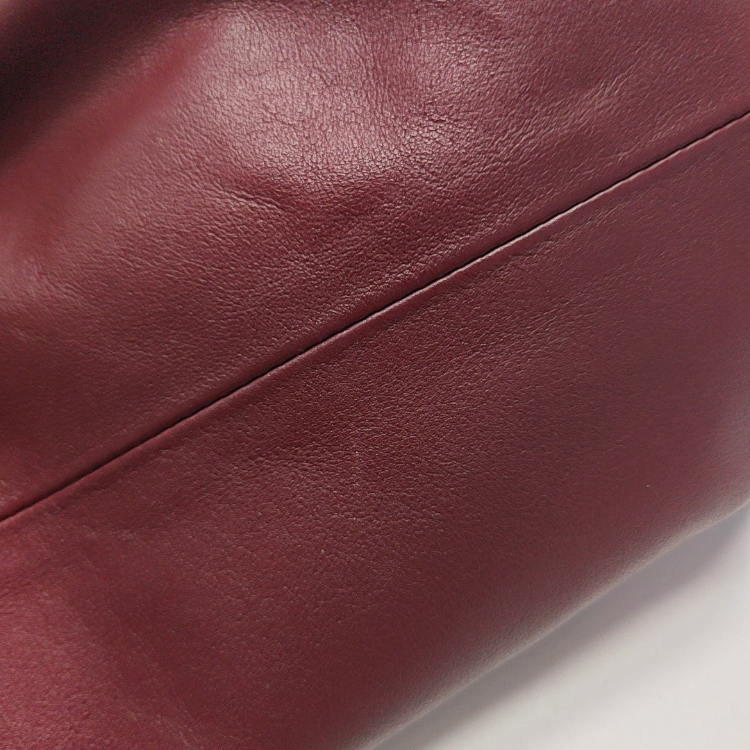 The Pouch Calfskin Red