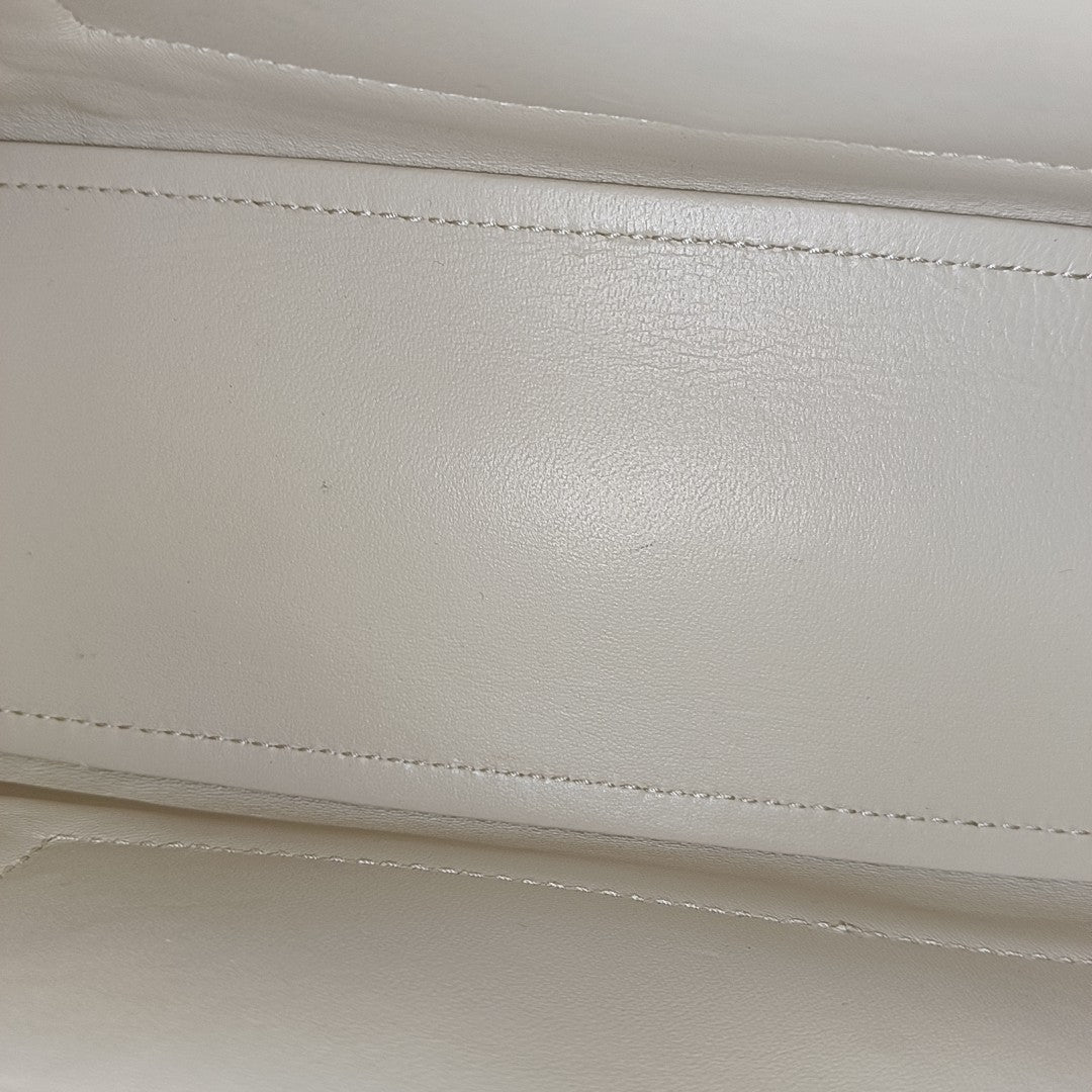 Crush Medium Quilted Calfskin Beige