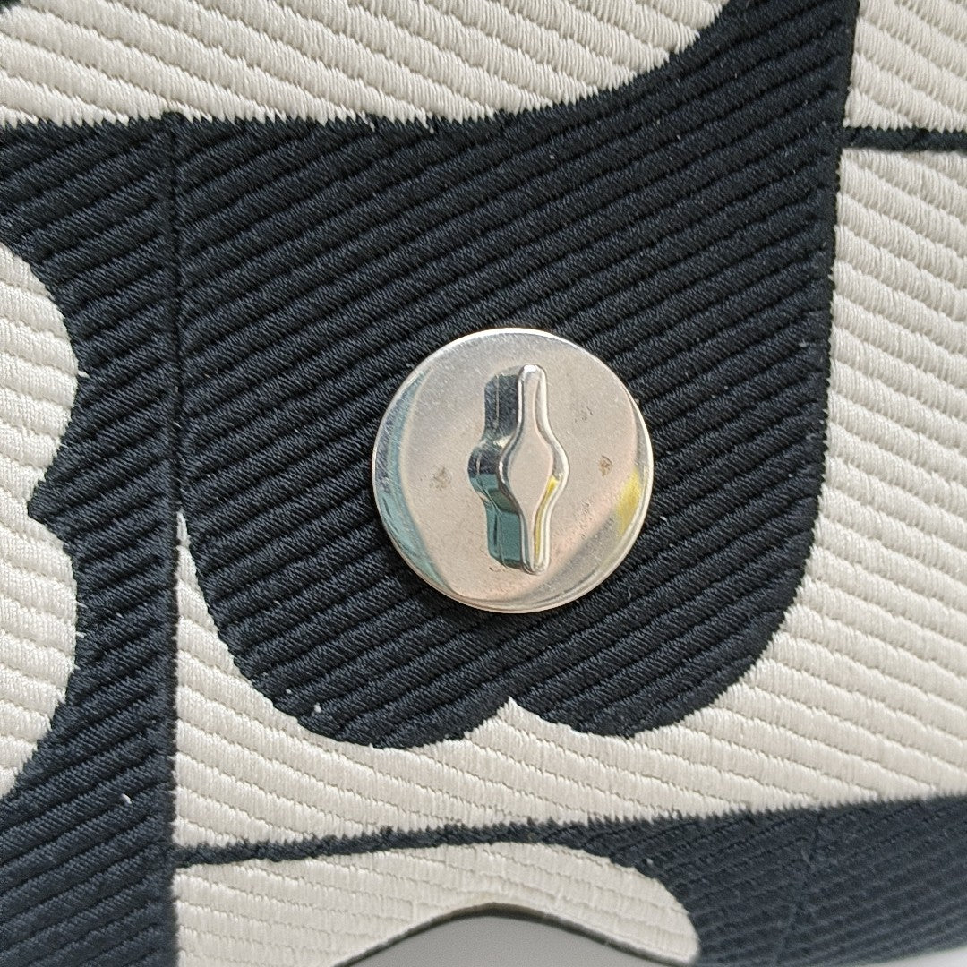 CHESS Canvas Black