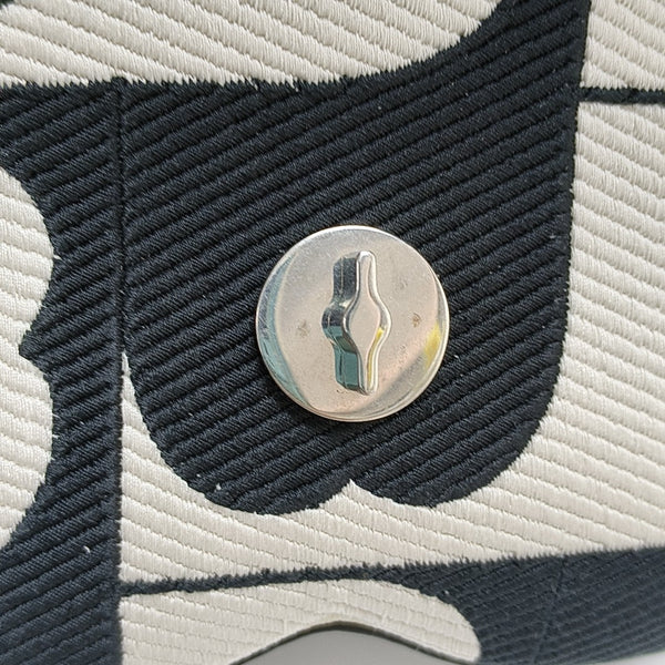 CHESS Canvas Black