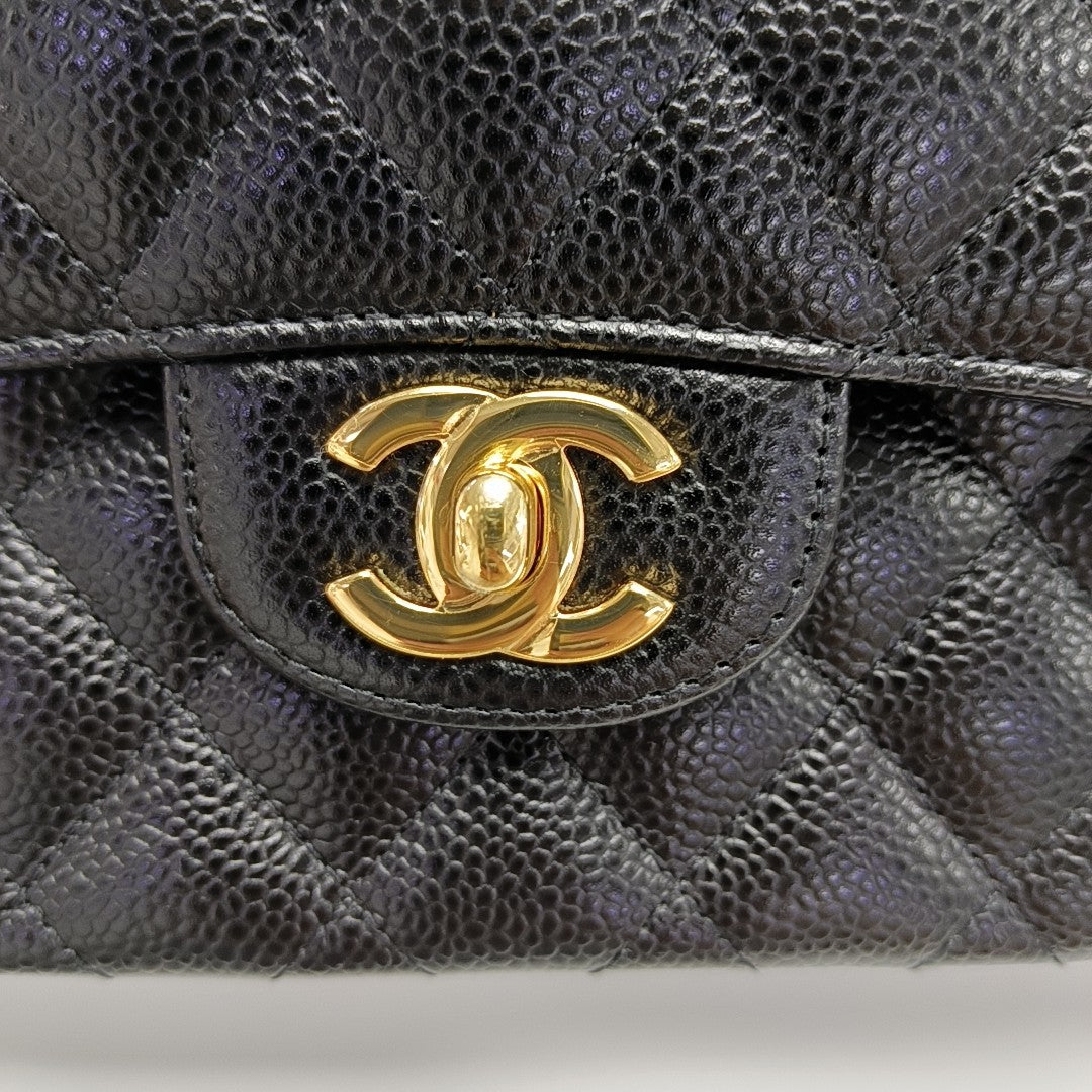 CLASSIC FLAP Medium Quilted Grained Calfskin Black
