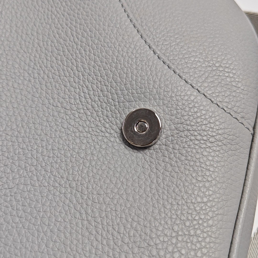 Authenticated pre-owned  Saddle Medium Calfskin Grey - Crossbody Bag at Looply