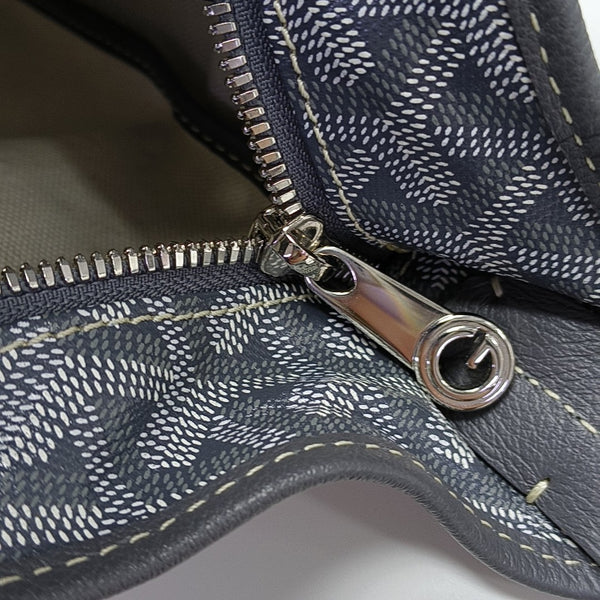 Hobo Coated Canvas Gray