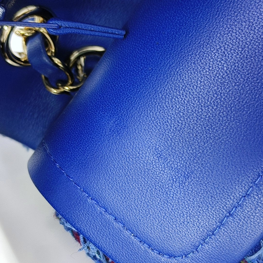 CLASSIC FLAP Medium Quilted Wool Blue