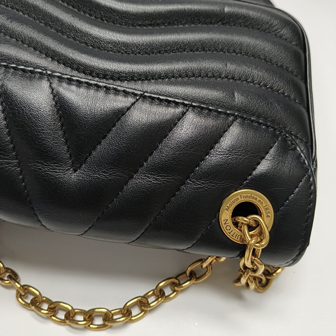 NEW WAVE PM Quilted Calfskin Black