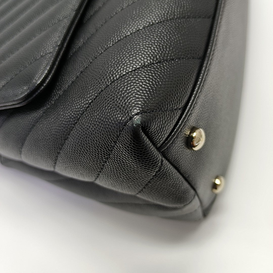 COCO HANDLE Medium Chevron Grained Calfskin Black
