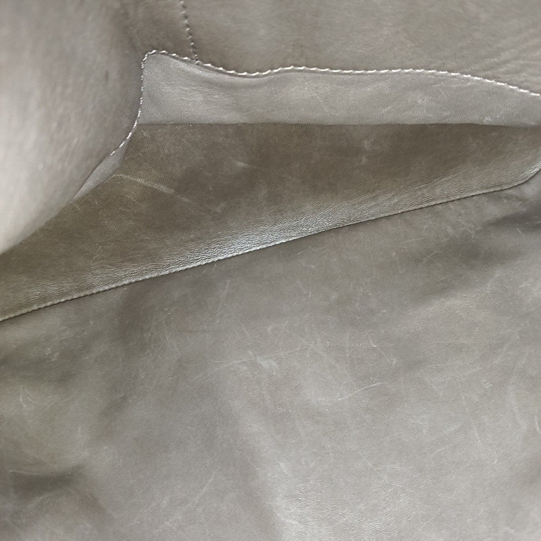 ANTHEIA IXIA Quilted Suede Gray