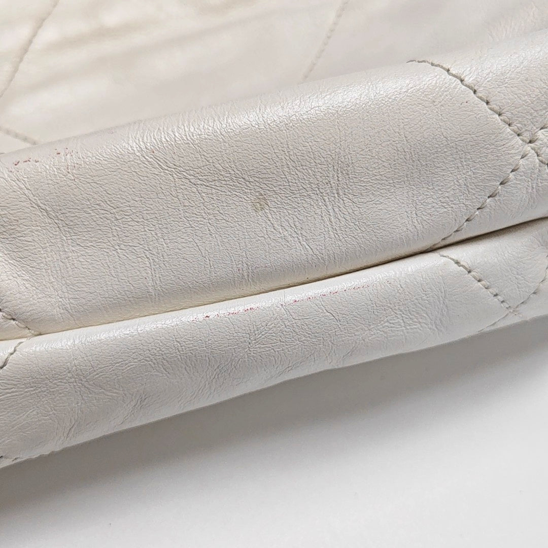 Authenticated pre-owned  CHANEL 22 Mini Quilted Calfskin White - Tote Bag at Looply