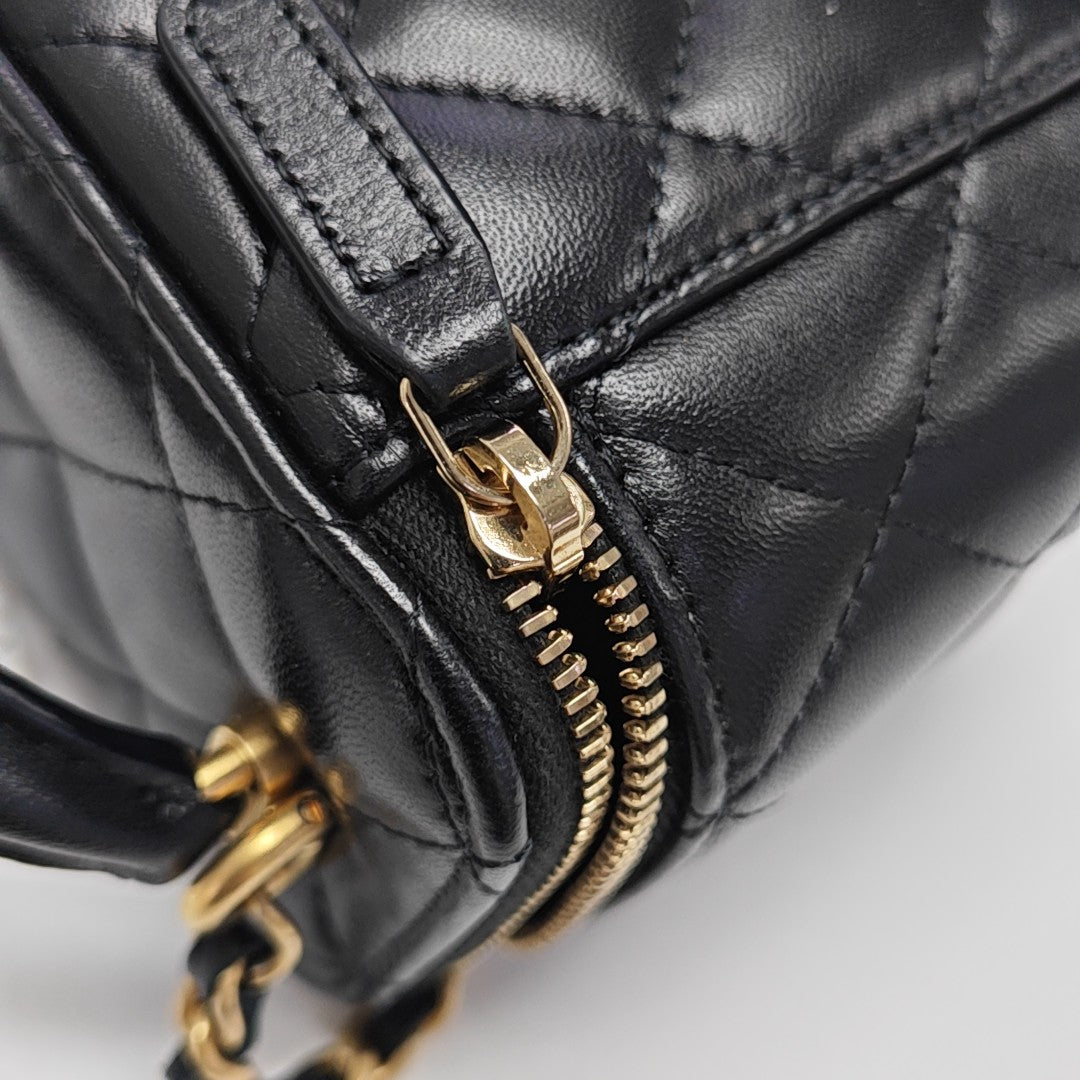 VANITY CASE Mini Quilted Lambskin Black