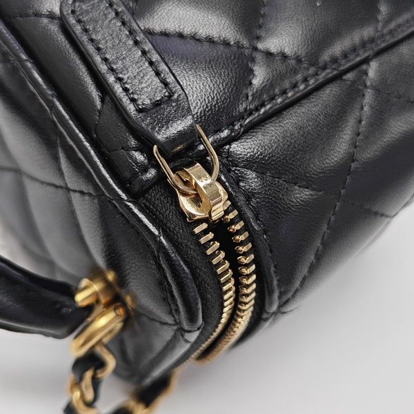 VANITY CASE Mini Quilted Lambskin Black