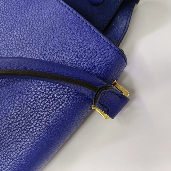 TRAPEZE Medium Calfskin Blue