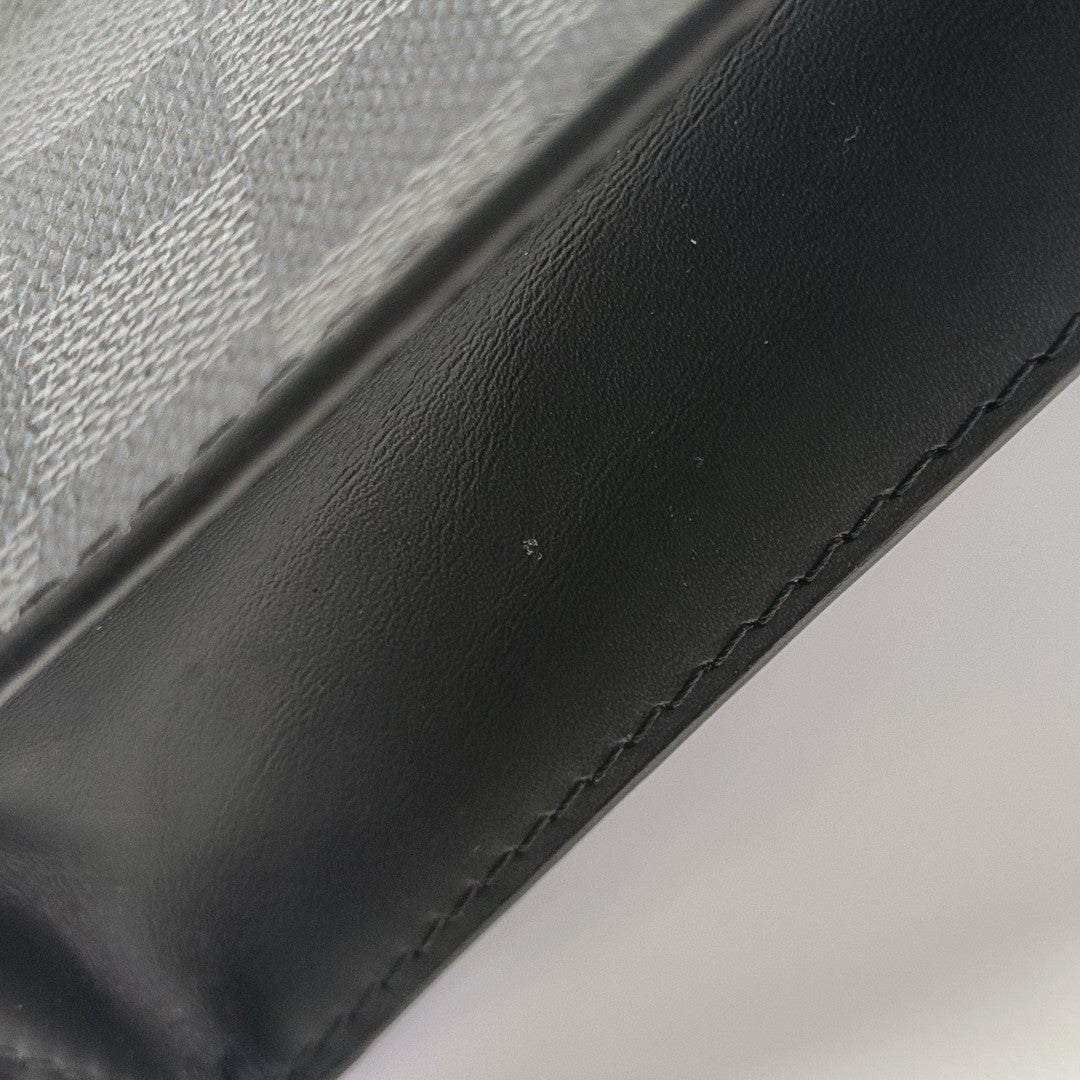 Pochette Voyag MM Damier Graphite Coated Canvas Gray