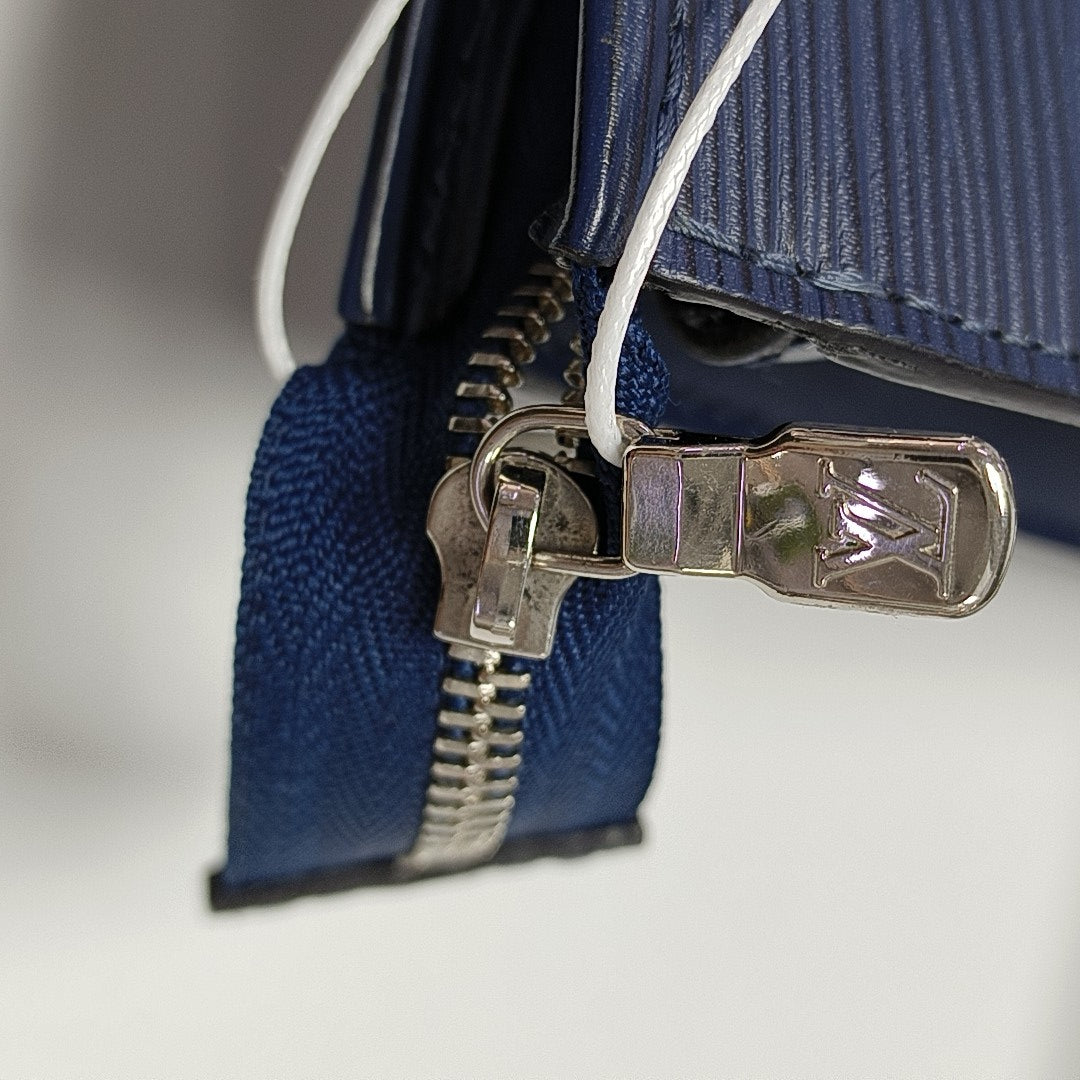 TOILET POCKET 26 Epi Blue