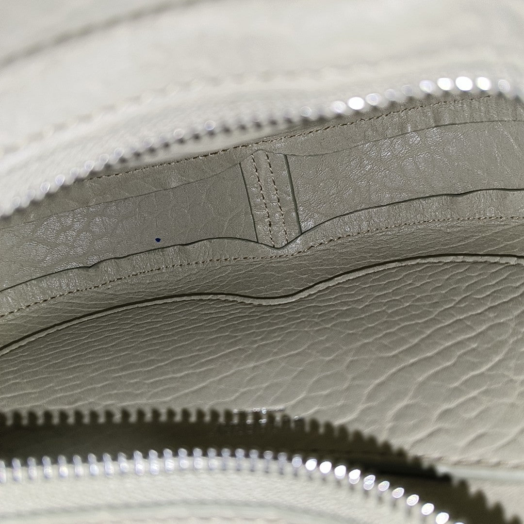 CHESS Small Calfskin Beige