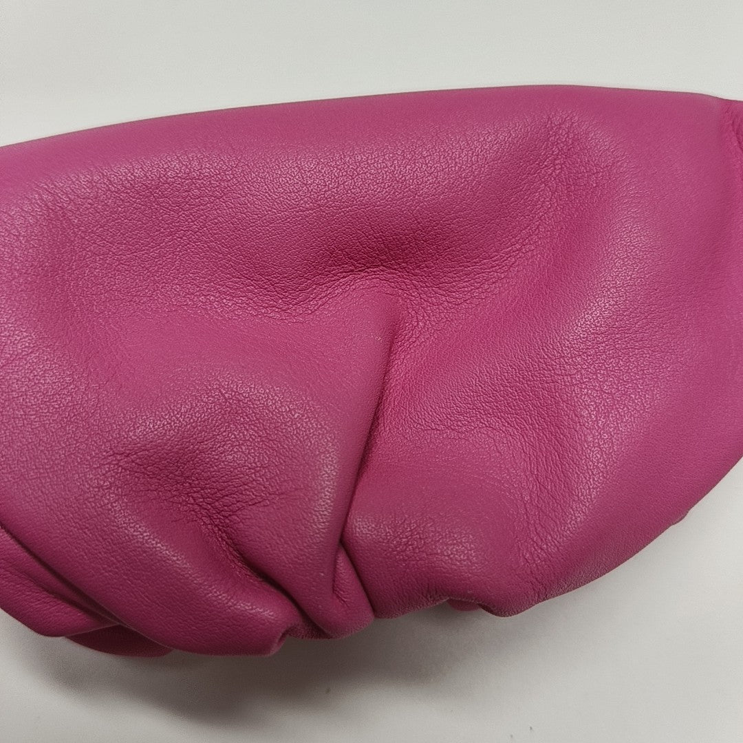 The Pouch Lambskin Red