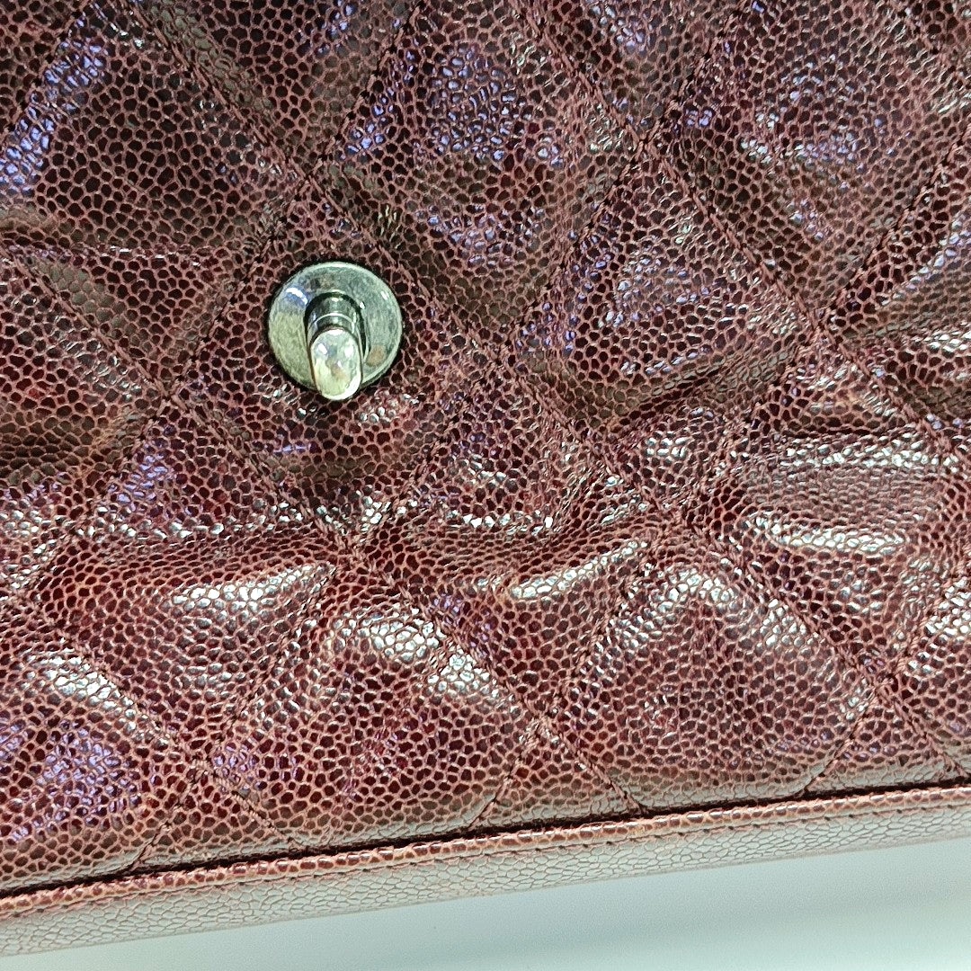 Authenticated pre-owned  CLASSIC FLAP Quilted Grained Calfskin Red - Shoulder Bag at Looply