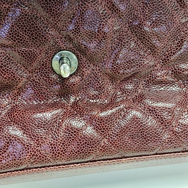 Authenticated pre-owned  CLASSIC FLAP Quilted Grained Calfskin Red - Shoulder Bag at Looply