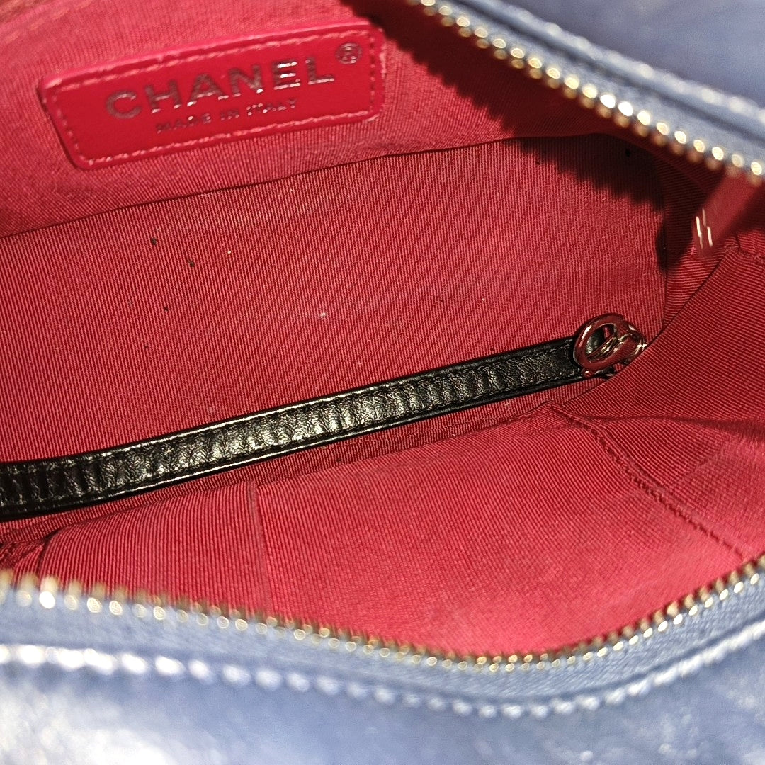 Authenticated pre-owned  GABRIELLE Quilted Calfskin Blue - Shoulder Bag at Looply