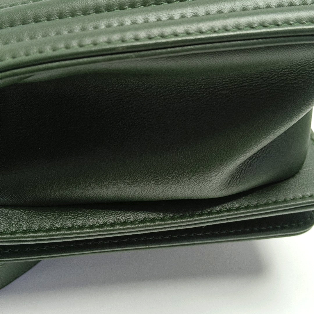 Authenticated pre-owned  BOY CHANEL Medium Chevron, Quilted Calfskin Green - Shoulder Bag at Looply
