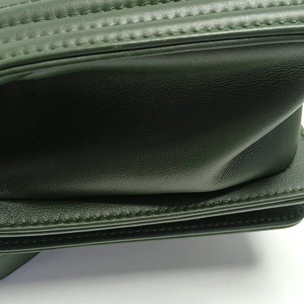 Authenticated pre-owned  BOY CHANEL Medium Chevron, Quilted Calfskin Green - Shoulder Bag at Looply