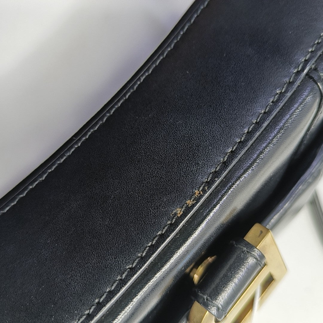 Hourglass Wallet On Chain Mini Calfskin Black