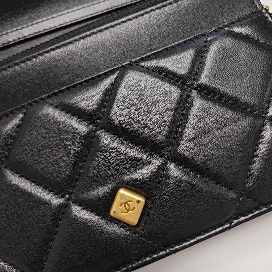 Quilted Lambskin Shoulder Bag Black