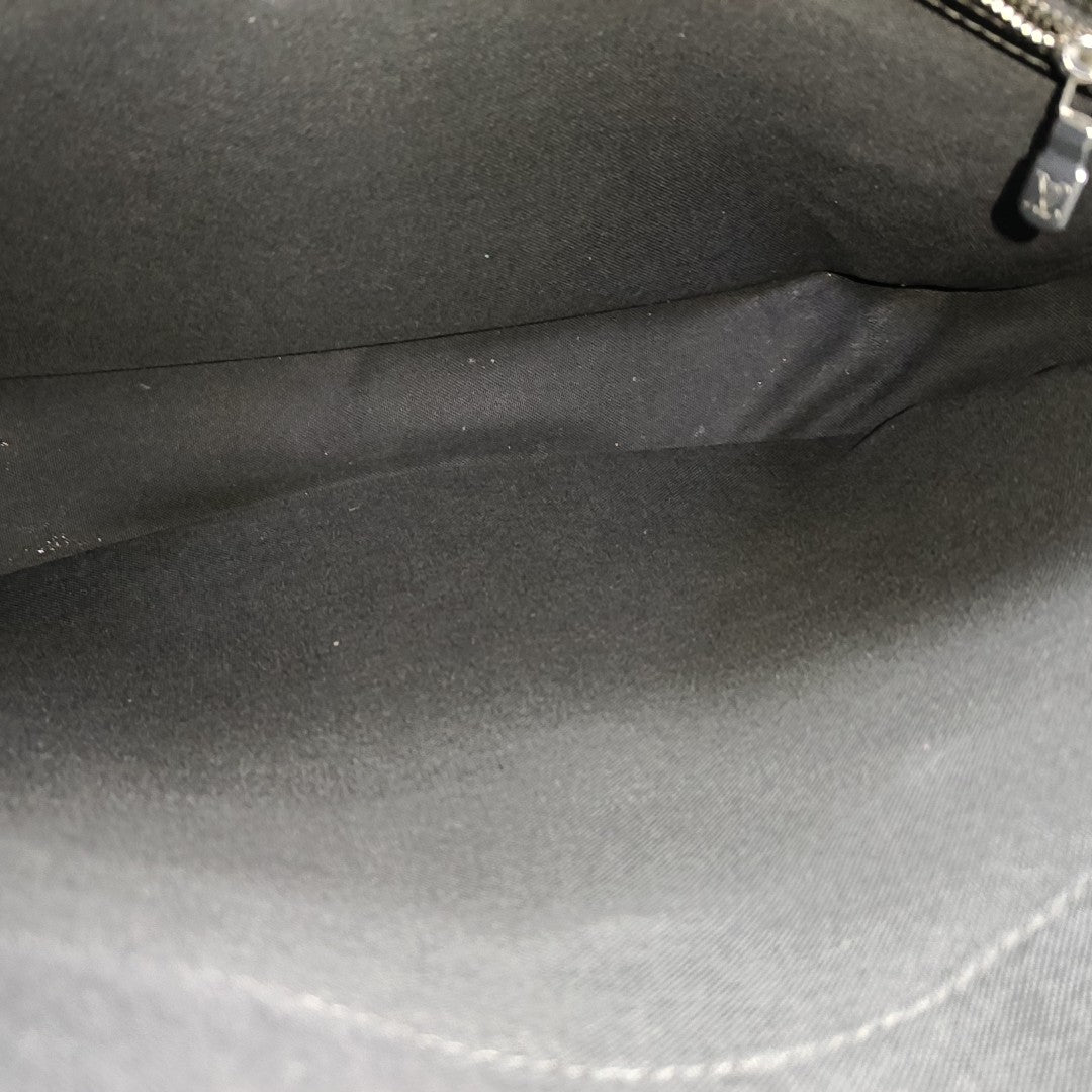 VIKTOR Calfskin Black