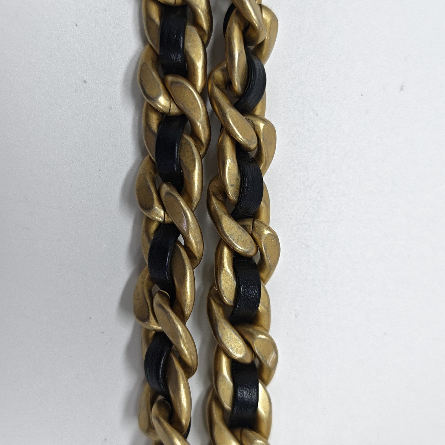 TWO TONE CHAIN HANDLE Quilted Calfskin Black