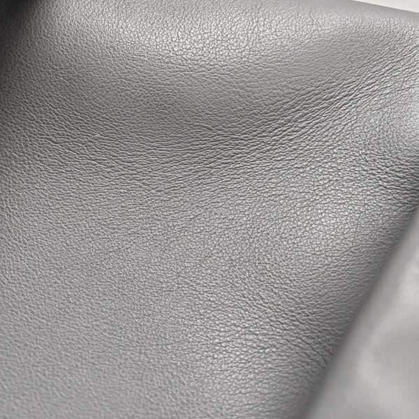DISCOVERY Monogram Calfskin Gray