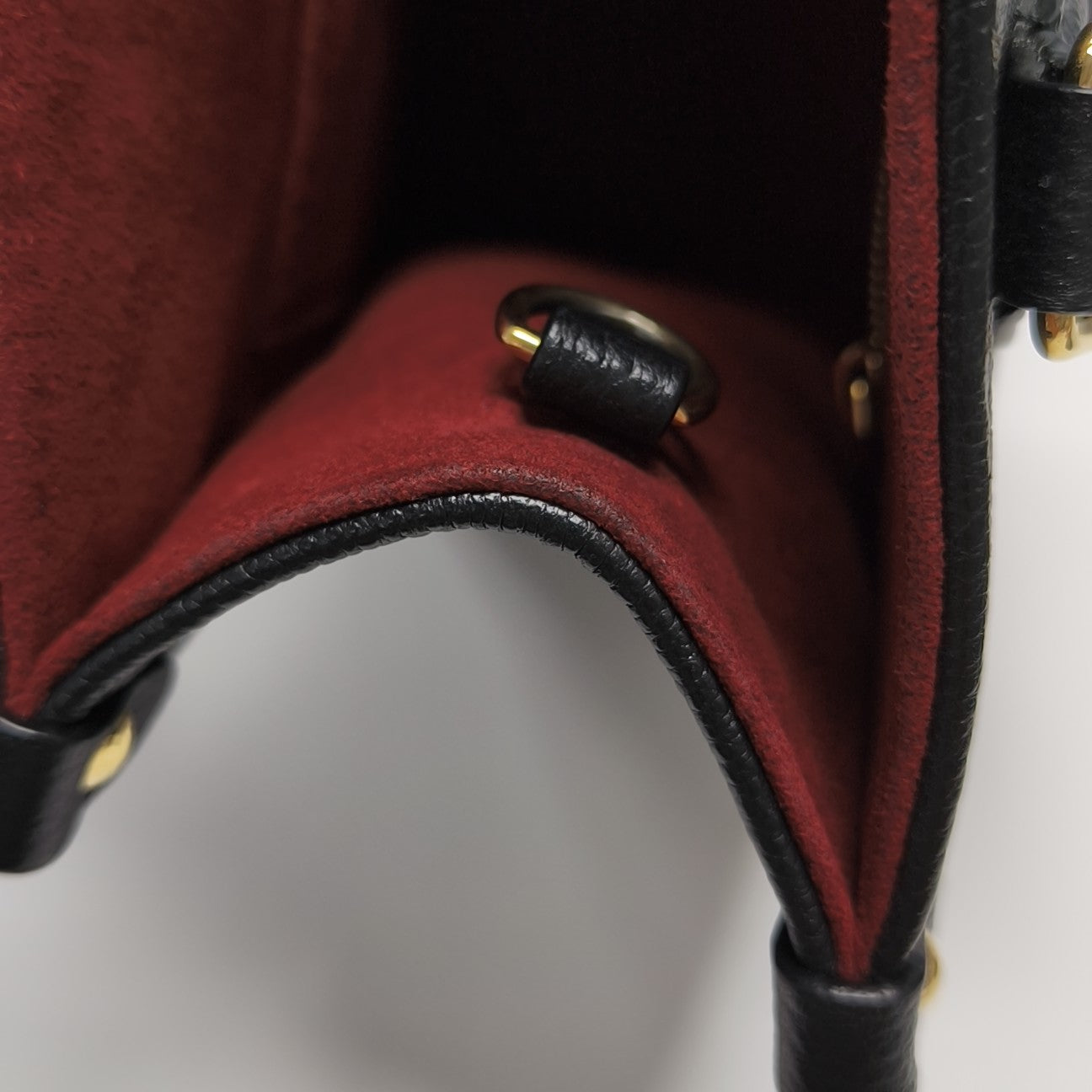 ONTHEGO PM Calfskin Black