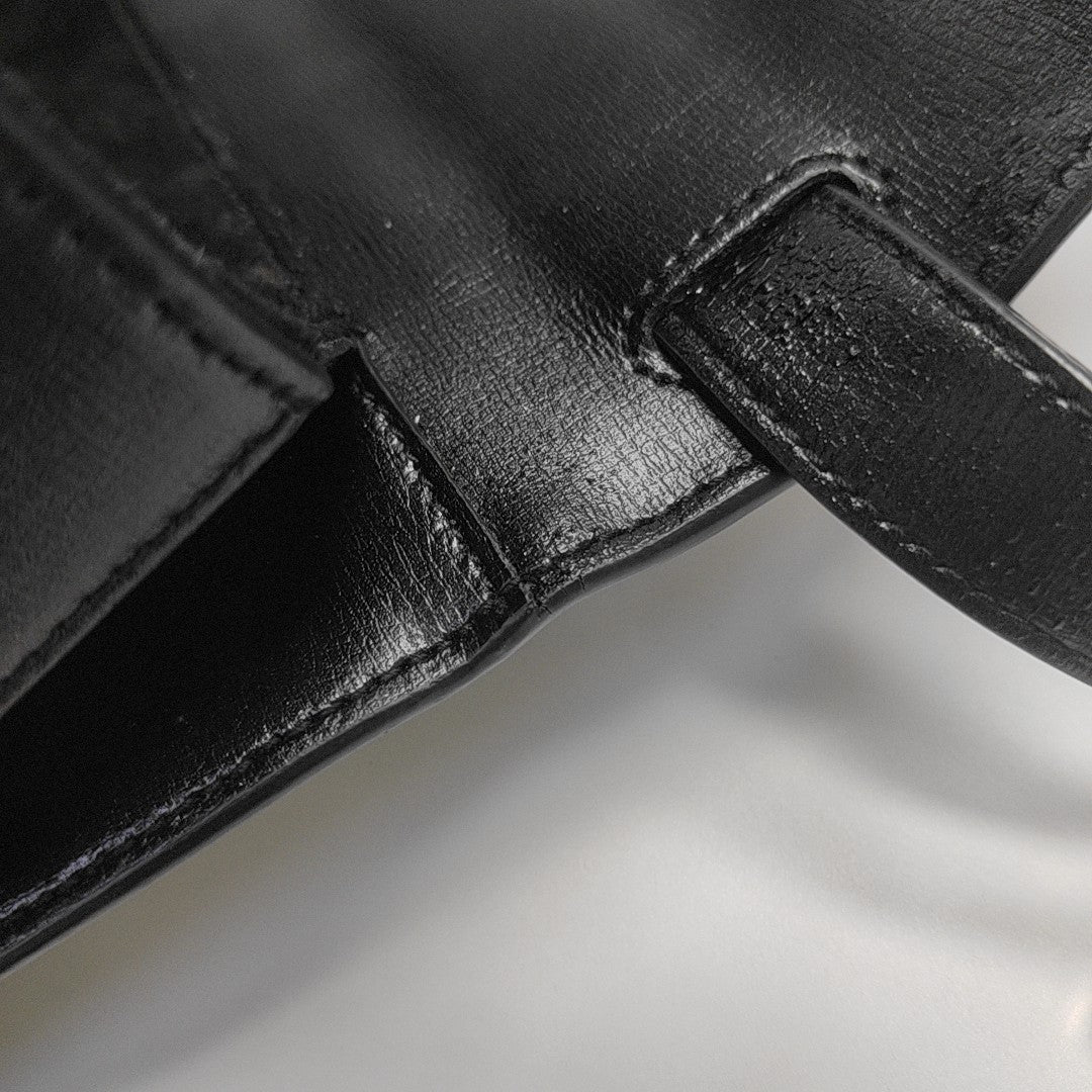 BELLECHASSE Medium Calfskin Black