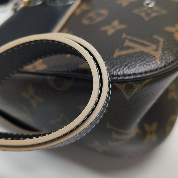 CHAIN IT PM Monogram Coated Canvas Black