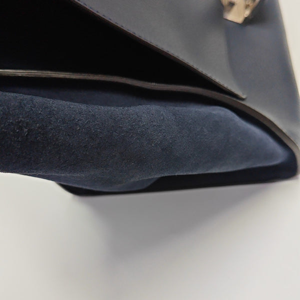 TRAPEZE Medium Calfskin Blue