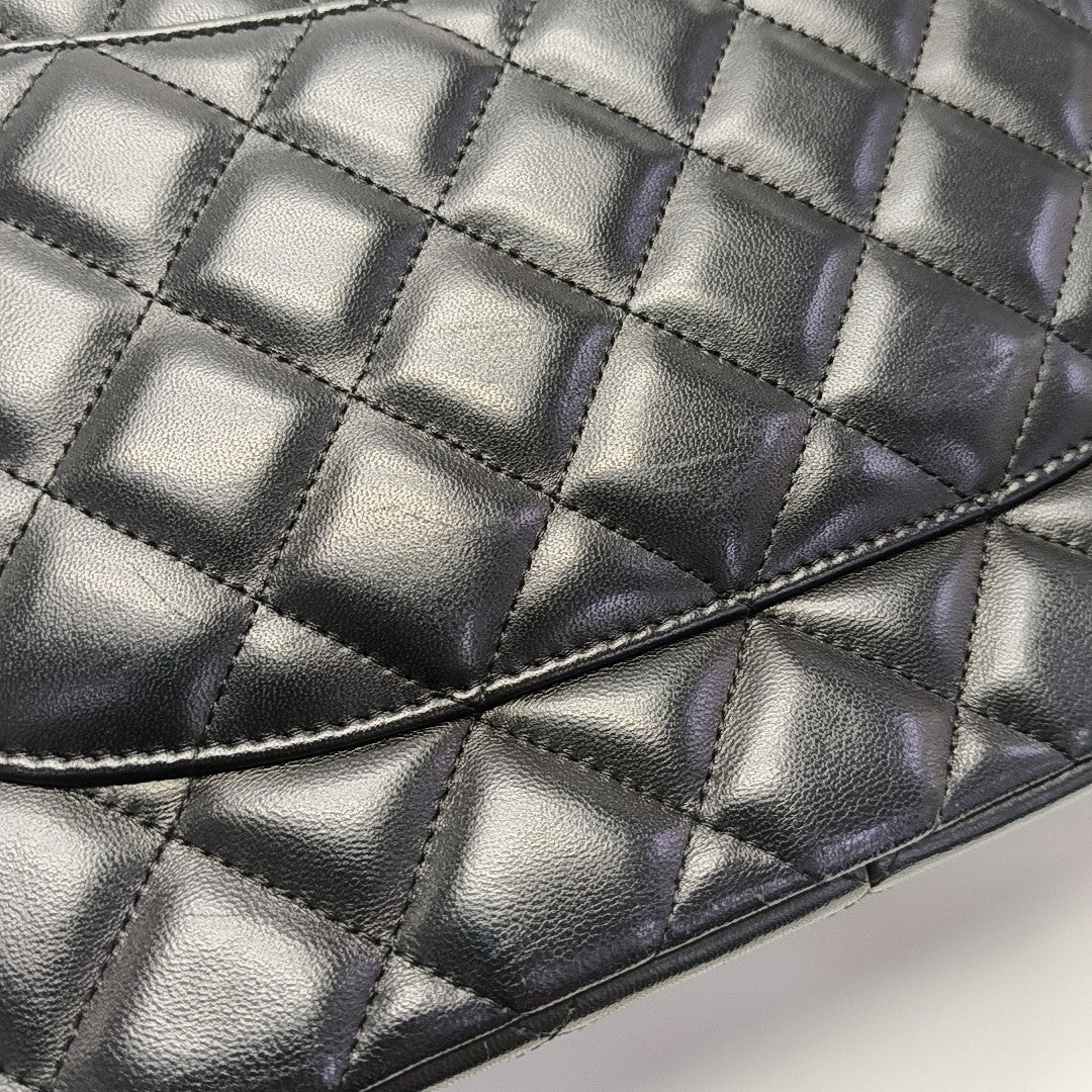 CLASSIC FLAP Jumbo Quilted Lambskin Black