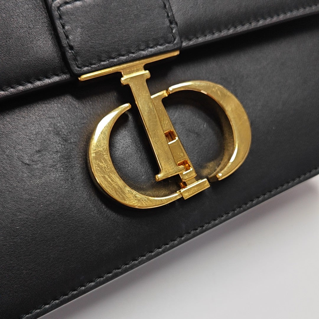 30 Montaigne East-West Calfskin Black