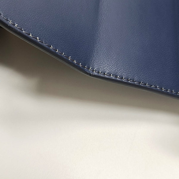 Authenticated pre-owned  30 Montaigne Calfskin Blue - Shoulder Bag at Looply