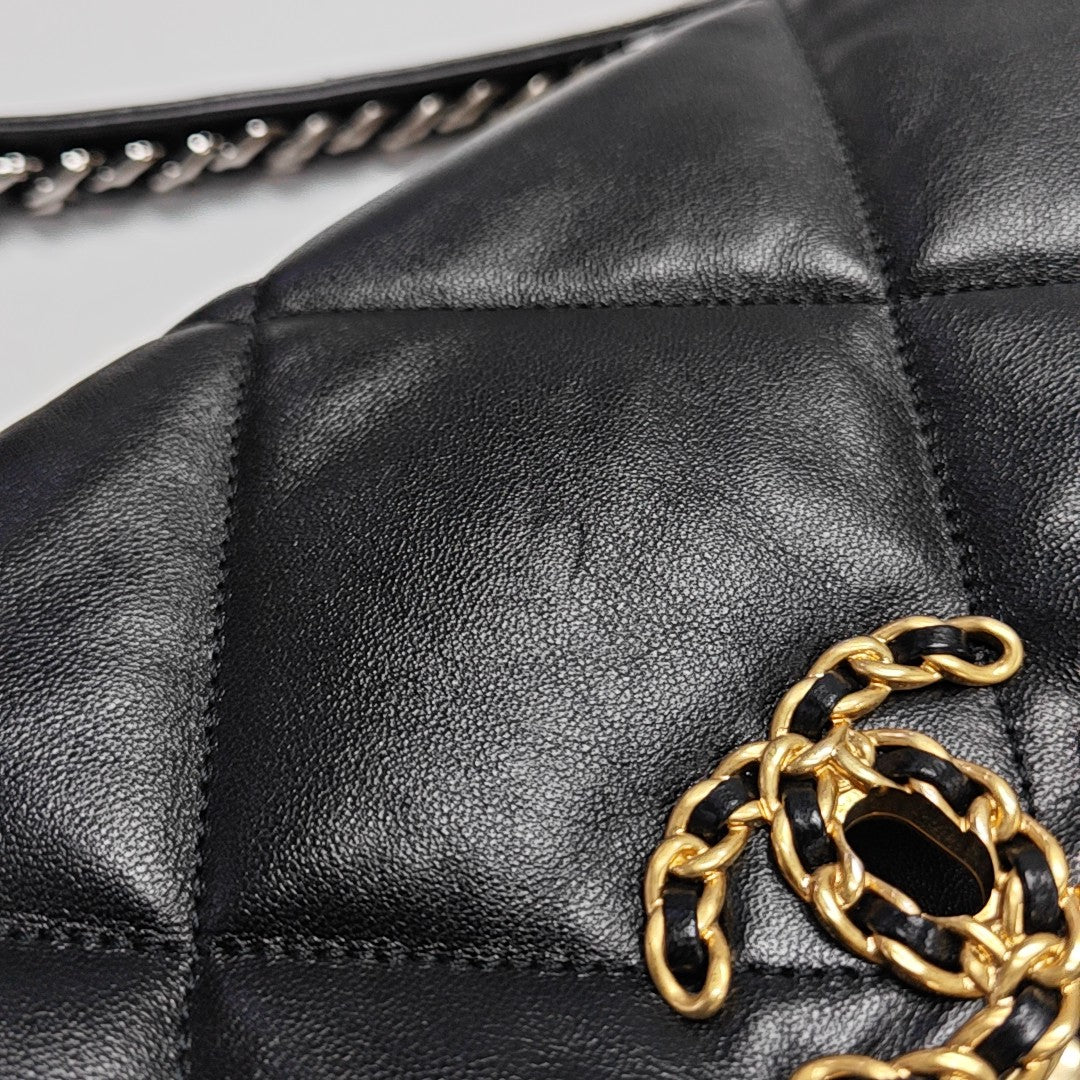 CHANEL 19 Large Quilted Lambskin Black