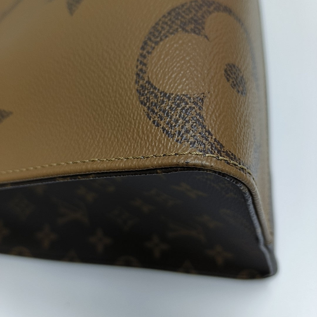 Authenticated pre-owned  ONTHEGO MM Monogram Coated Canvas Brown - Tote Bag at Looply