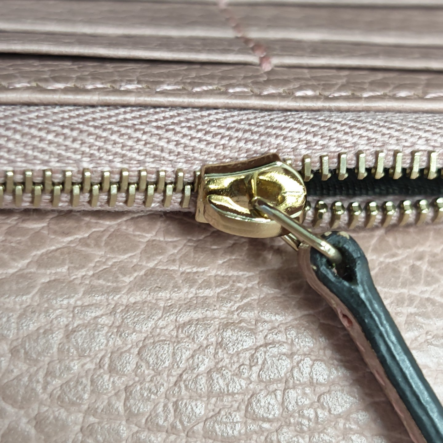 Interlocking G Small Calfskin Pink