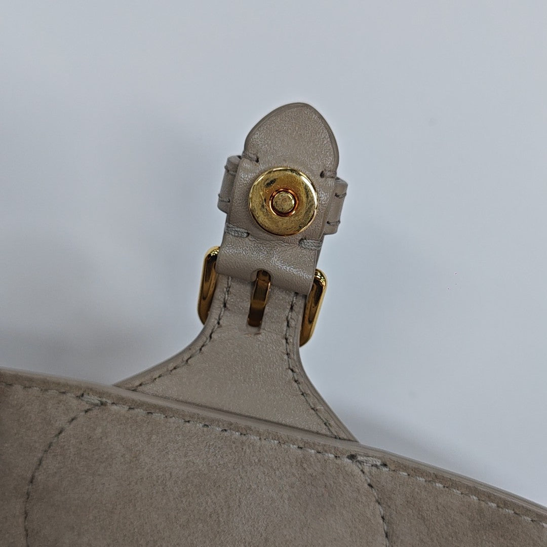 Bobby Medium Calfskin Beige