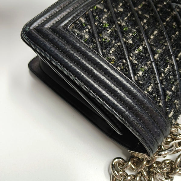 BOY CHANEL Chevron Wool Black
