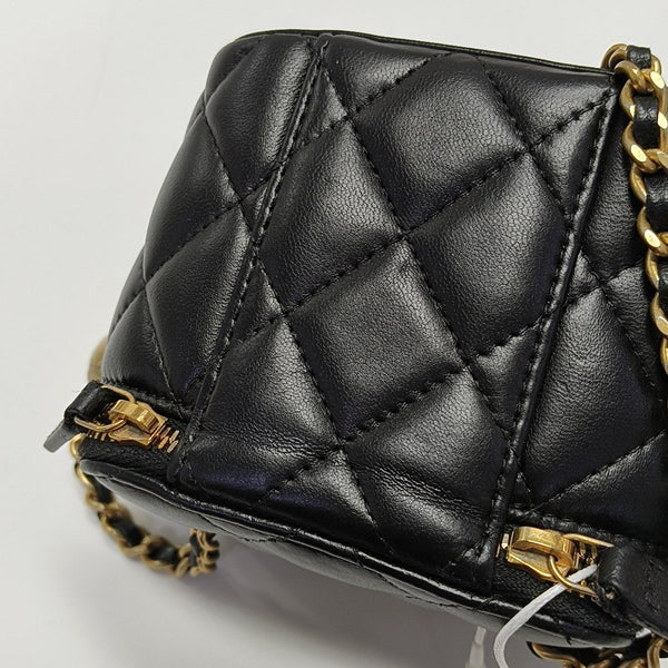 VANITY CASE Mini Quilted Lambskin Black