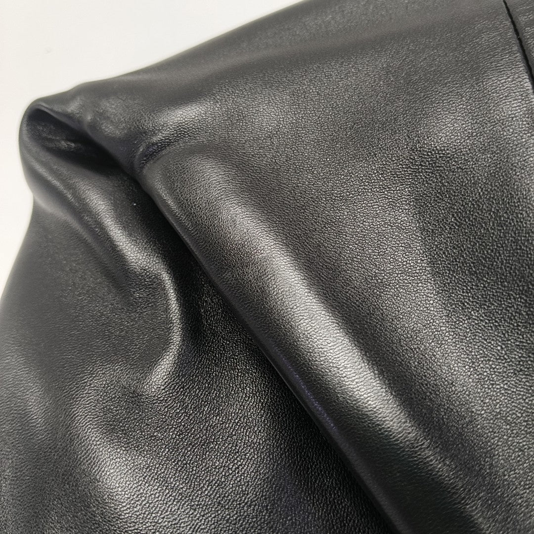 BV Trine Lambskin Black