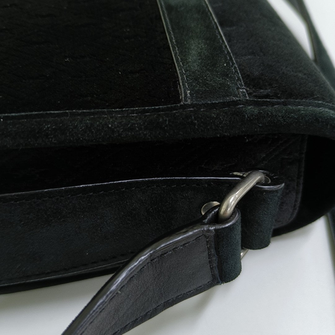 Suede Medium Black