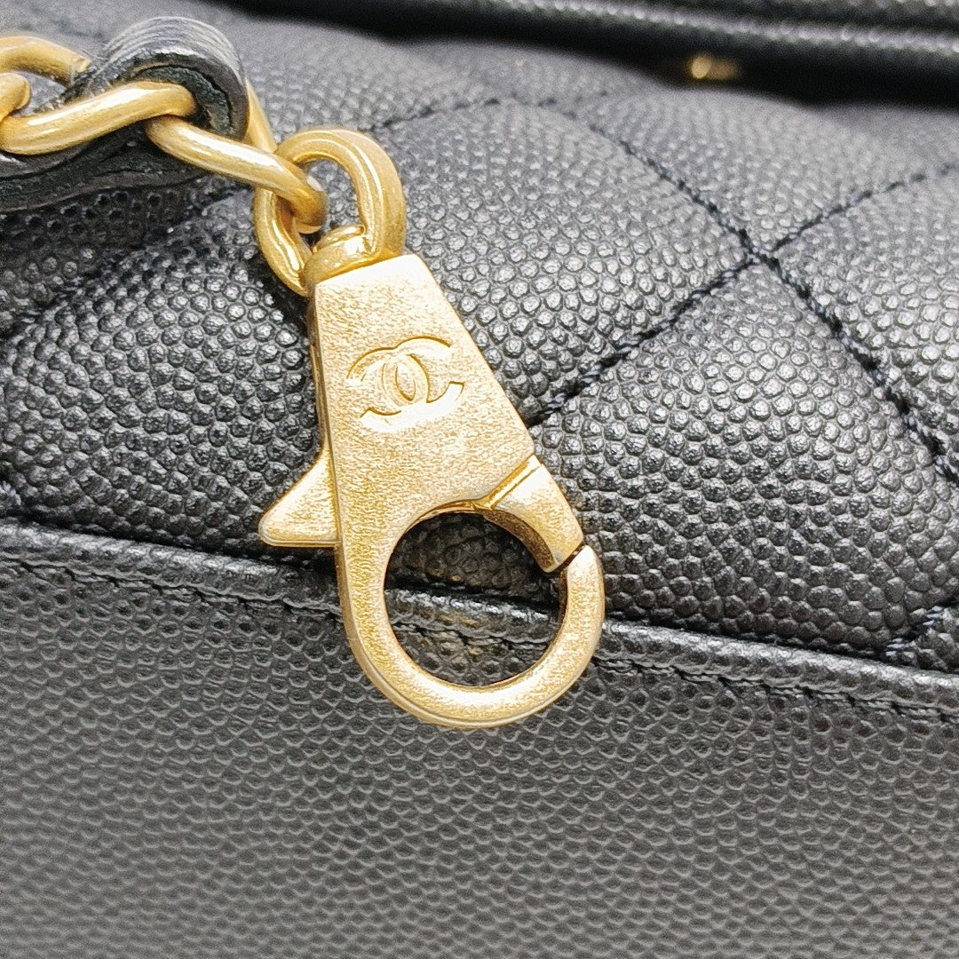 COCO HANDLE Medium Quilted Grained Calfskin Black